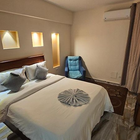 Midpoint Sea View - Families Only Apartment Александрия Екстериор снимка