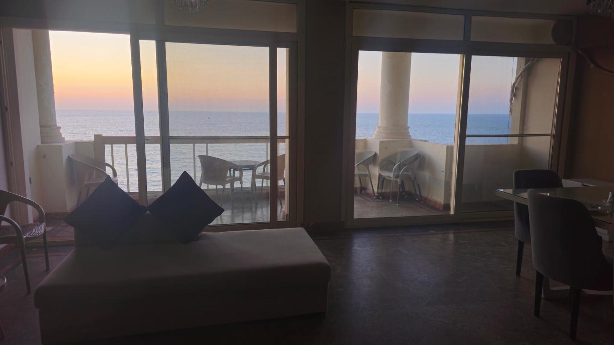 Midpoint Sea View - Families Only Apartment Александрия Екстериор снимка